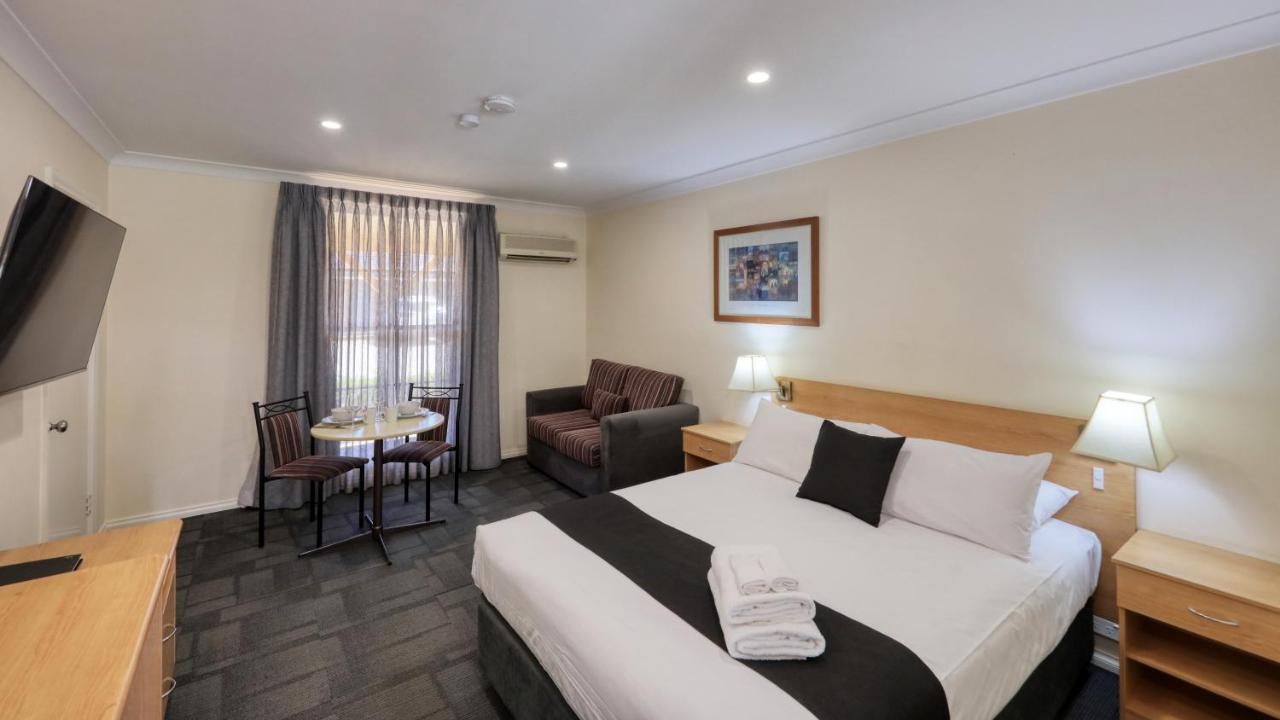 Bushman'S Motor Inn Паркс Екстер'єр фото